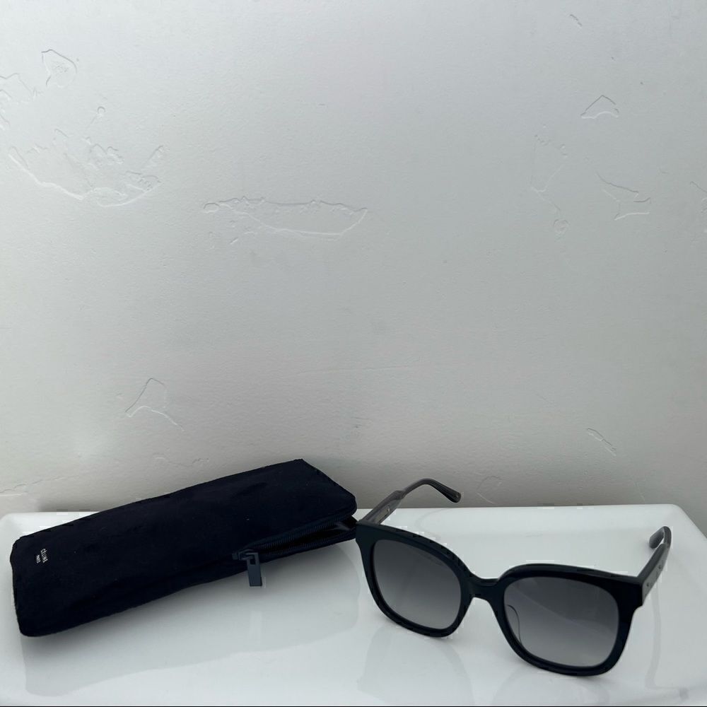 NWOTâBottegaâVenetta Sunglassesâunisex.âGrey/smoke.â100%âauthenticâdesigner. - Picture 8 of 16